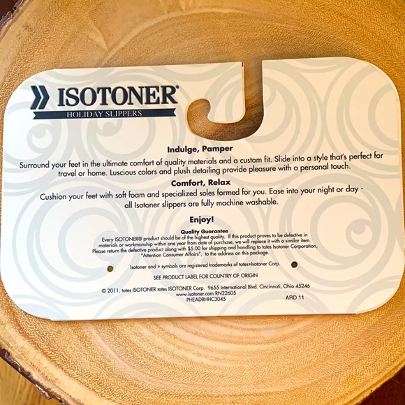 New ✨Isotoner Slippers✨ for women size 8.5-9. - Picture 7 of 7